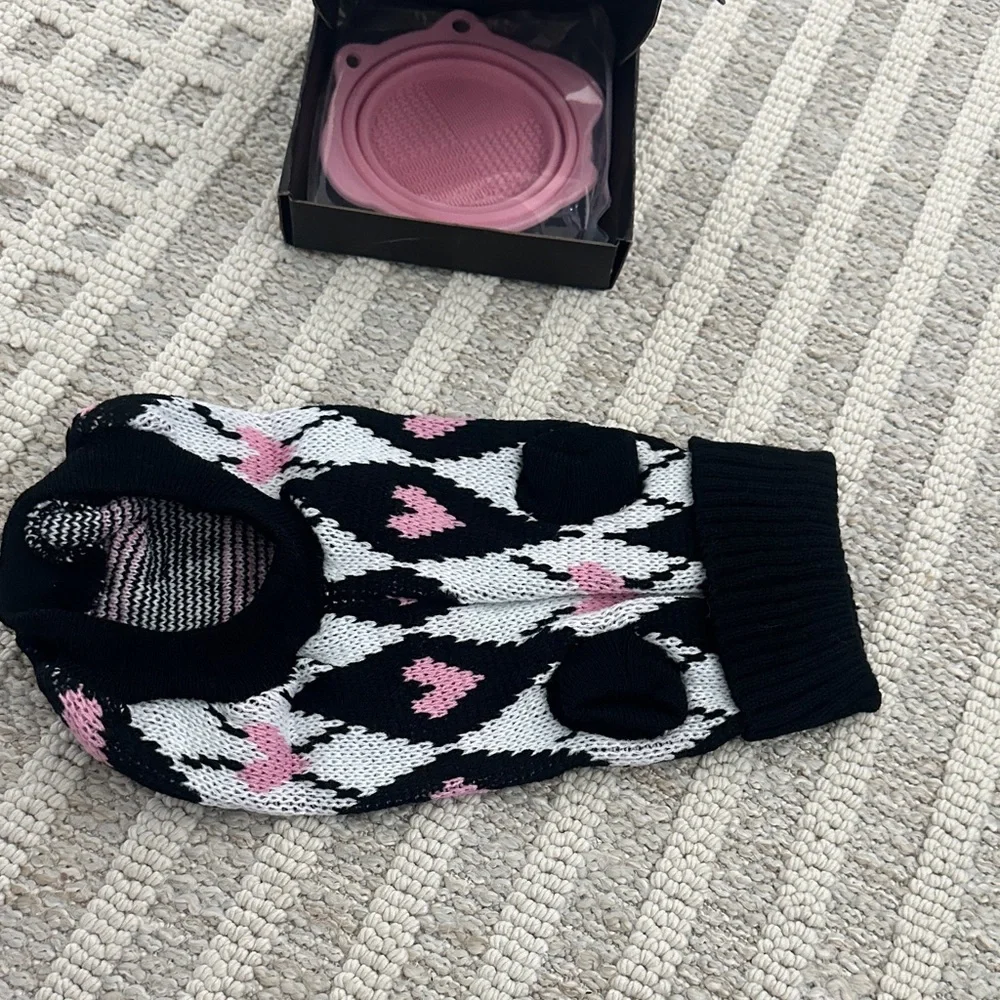 Pet sweater with travel bowl - Picture 2 of 5
